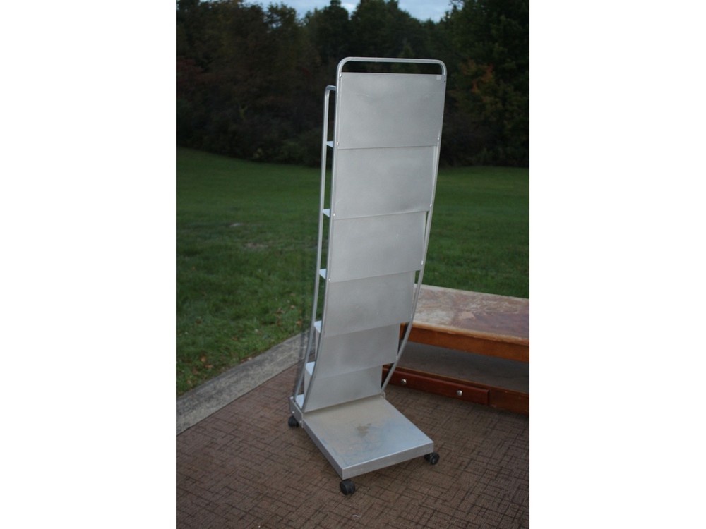 All Metal Store Display Rack on Wheels