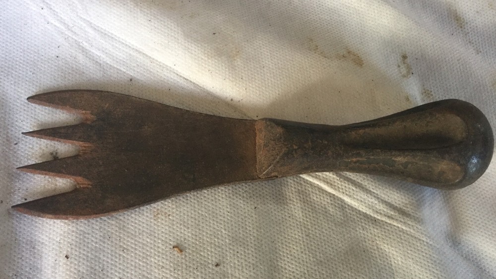 Primitive Metal Hand Tool—- Fork Style