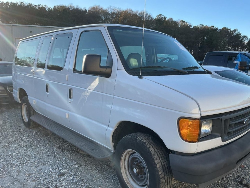Fuse Box Engine Fits 05-08 FORD E150 VAN 4908570