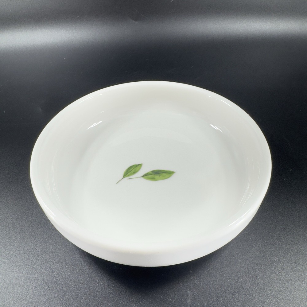 Keo San Super Bone China Round Heavy Dish Plate Single Plate With Leaf Pattern