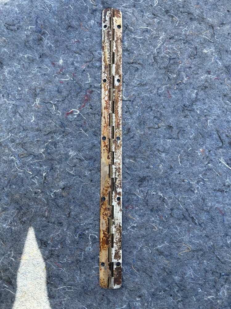 Original Victrola lid hinge