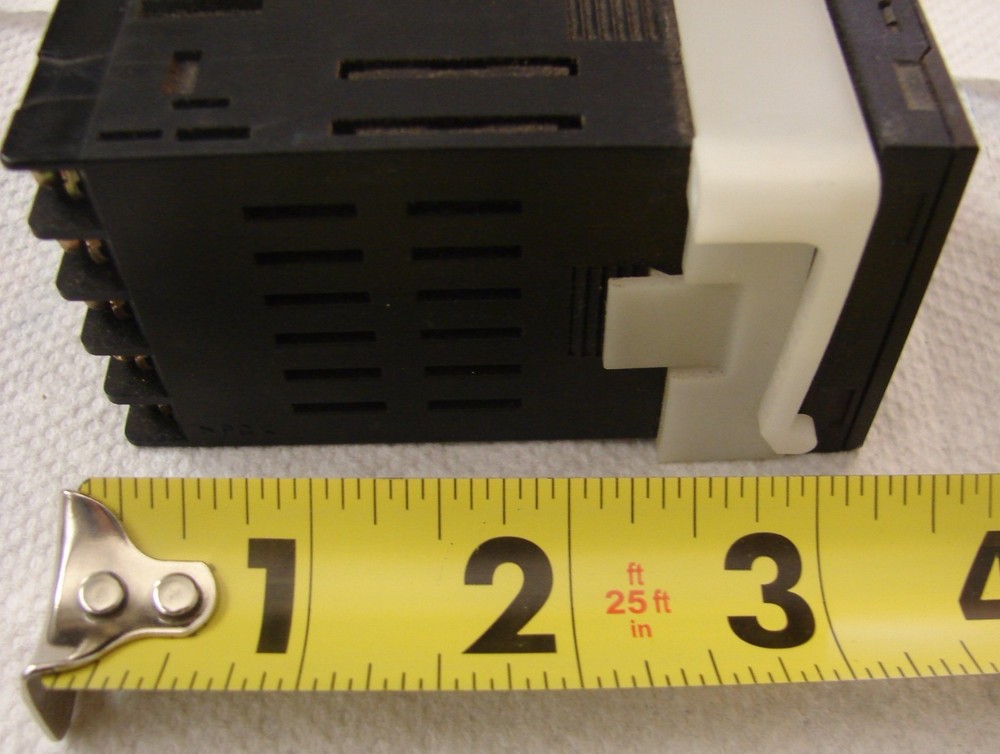 OMRON E5CN-Q2TC TEMPERATURE CONTROL TWO ALARM 100-240VAC