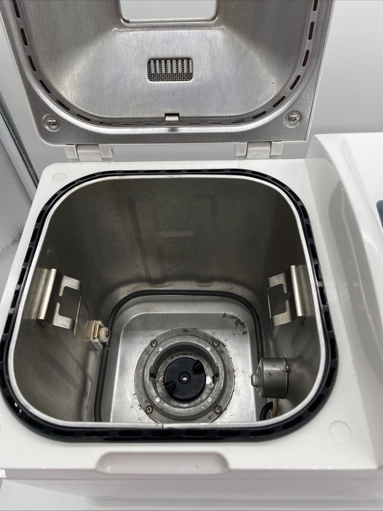 Oster Deluxe Bread And Dough Maker Model 4811 Counter Top Bread Maker Machine