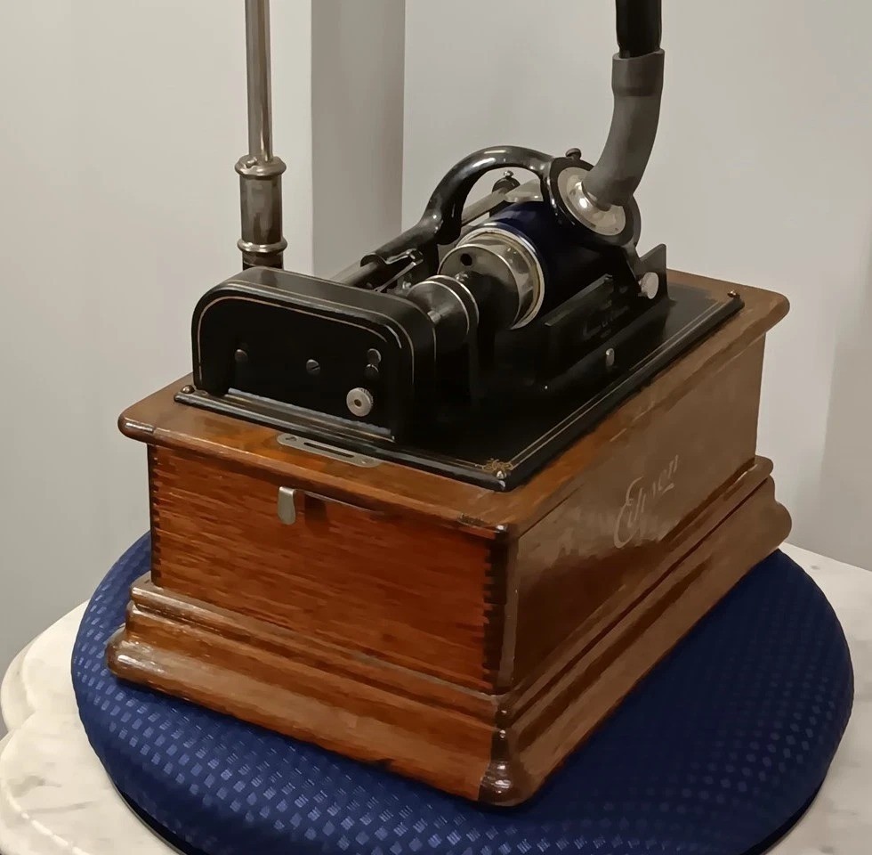 1912 Edison Standard Model D Cylinder Phonograph – Restored Oak Case