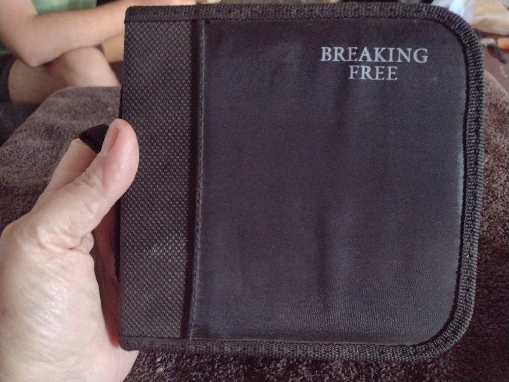 Beth Moore: Breaking Free 11-Disc CD Set Audiobook