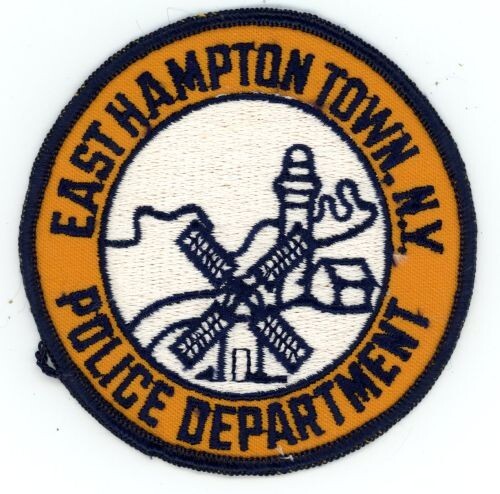 NEW YORK EASTHAMPTON TOWN POLICE NICE SHOULDER PATCH SHERIFF OLD BACKING