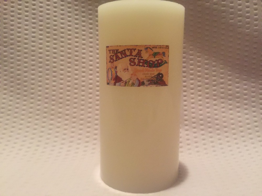Glowing Christmas candle, flameless with timer, vanilla scent & timer.