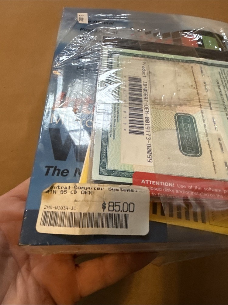 * introducing Windows 95 Software New and Sealed Microsoft Press