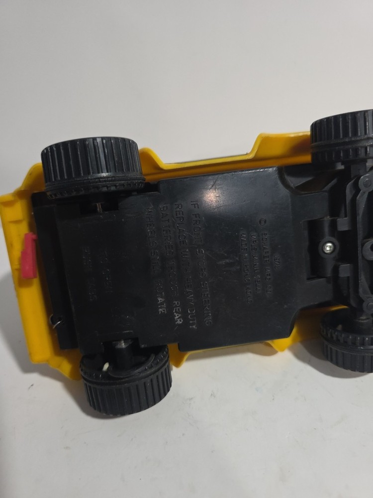 Vintage 1978 Scharper Max Machine Remote Control Van 8” long no controller