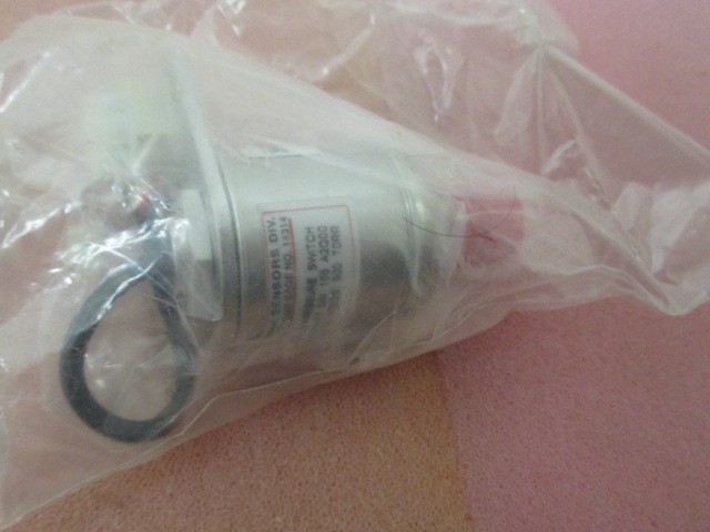 AMAT 1270-03003 Precision sensor E36W-H87, Pressure switch