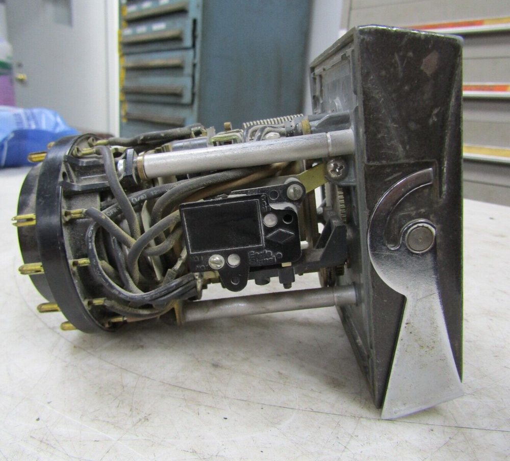 💥EAGLE SIGNAL CYCL-FLEX 60 SECOND TIMER 120/240 VAC HP51A612