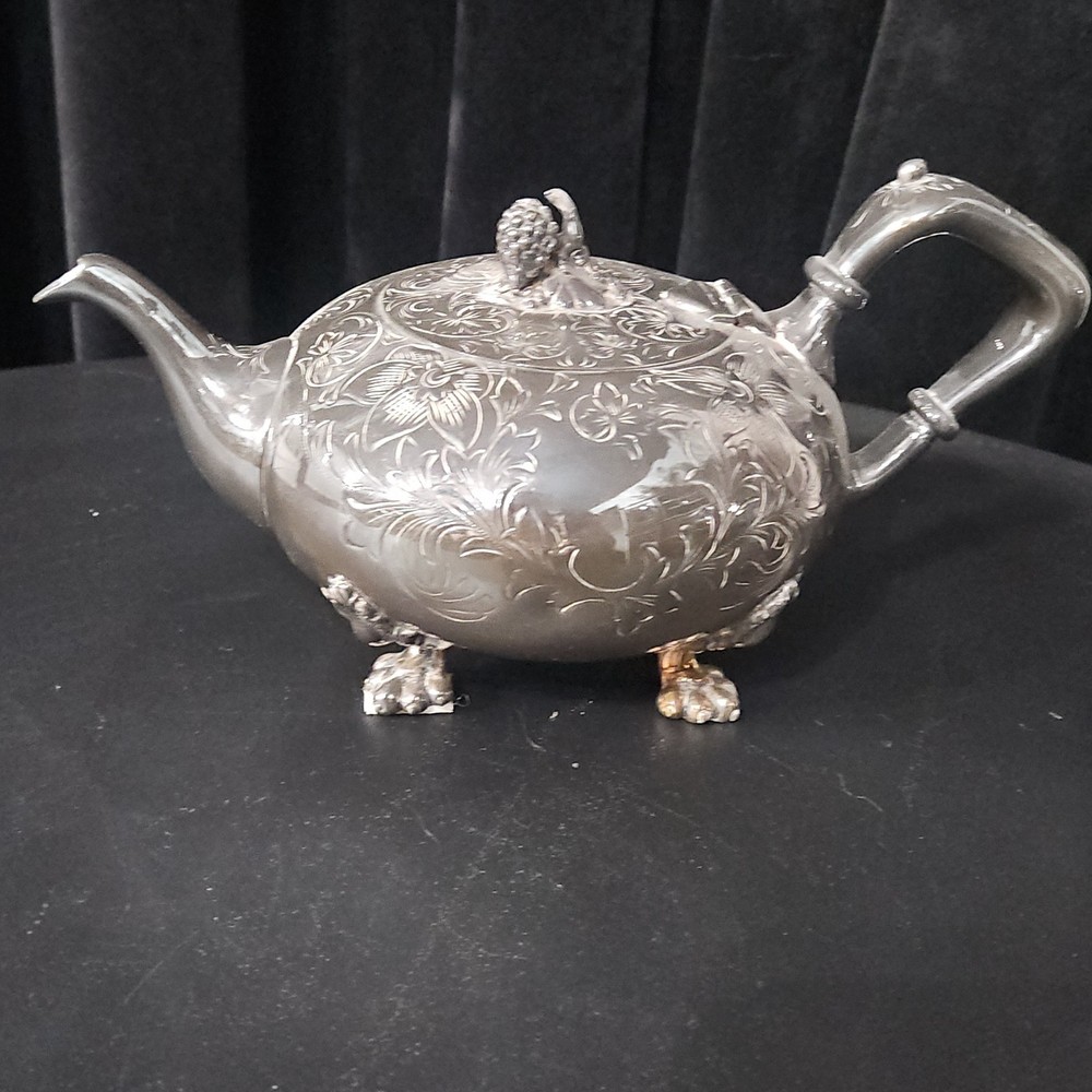 Vintage meriden silver plate co tea set