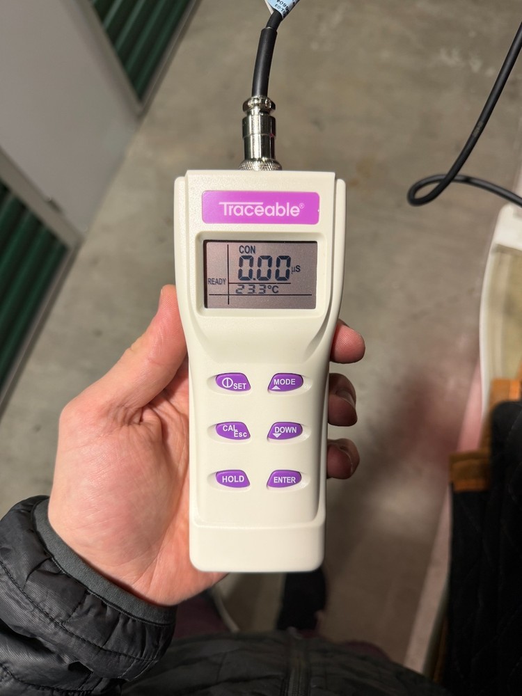 Traceable Expanded-Range Conductivity Meter (Cole Parmer UX-19601-03)