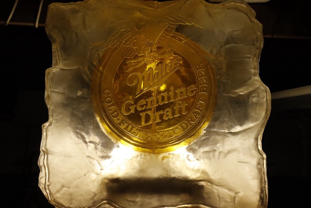 Miller Genuine Draft Bottle Encased in Ice Pool Table Light. *PLEASE READ*