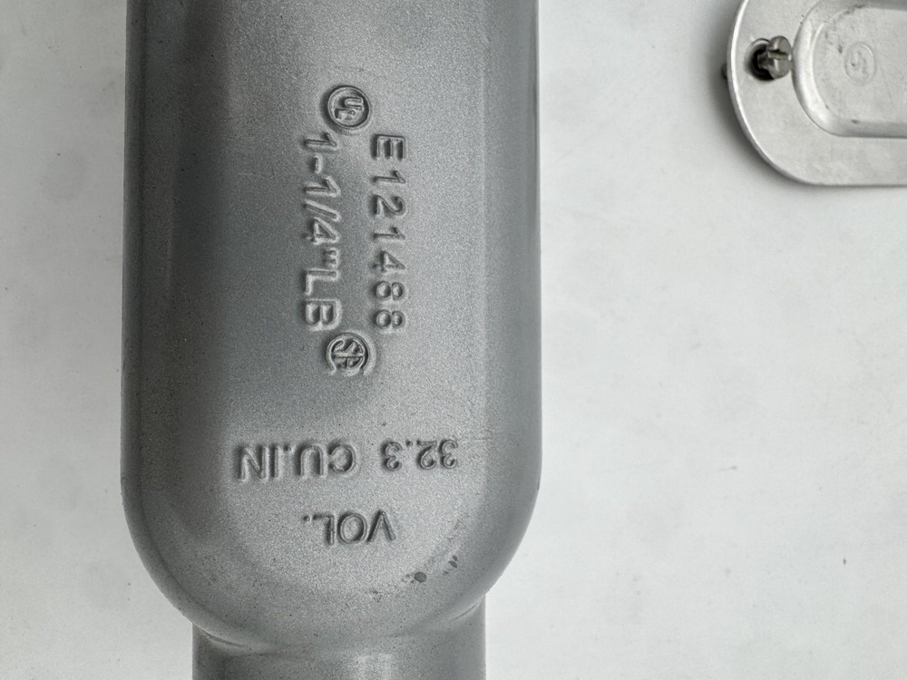 HALEX E121488 with Cover (New!)