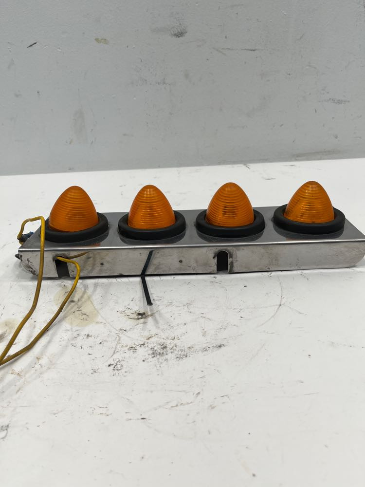 1989 Peterbilt 379 Marker Light (759-10514)