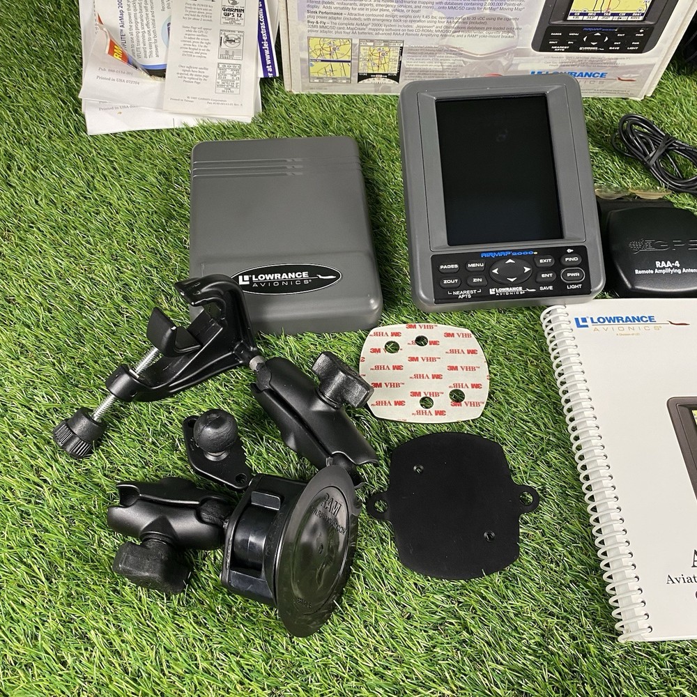 Lowrance Avionics AirMap 2000c Aviation Mapping GPS Receiver w/ Box & Software