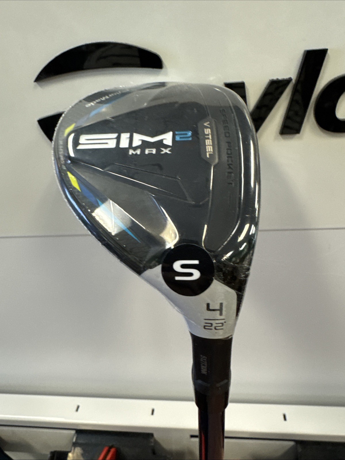 TaylorMade Golf SIM2 Max Hybrid Rescue Club, #4 H 22* Graphite Stiff