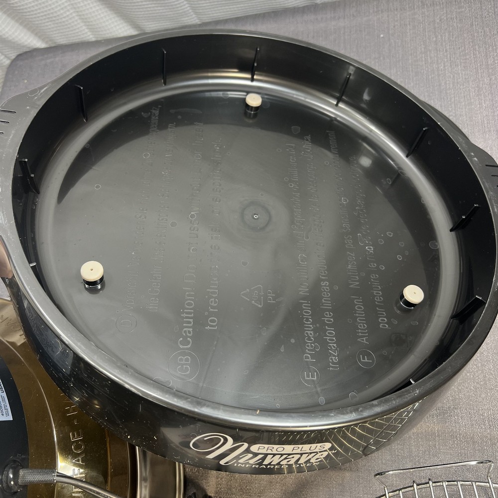 Nuwave Pro Plus Infared Large Oven Cooker Model # 20602 With Extender Ring READ