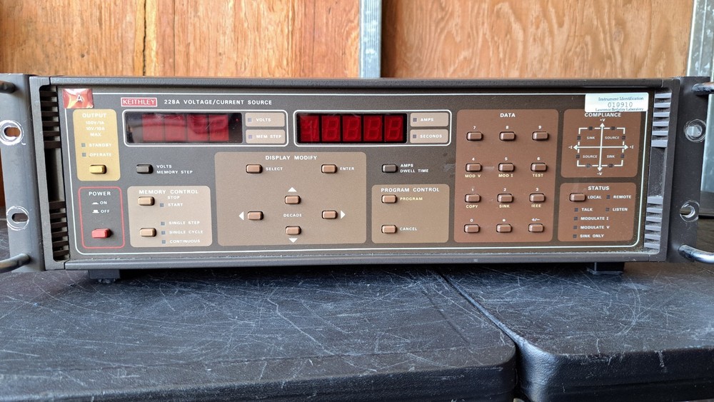 Keithley 228A Voltage / Current Source (SN/404740)