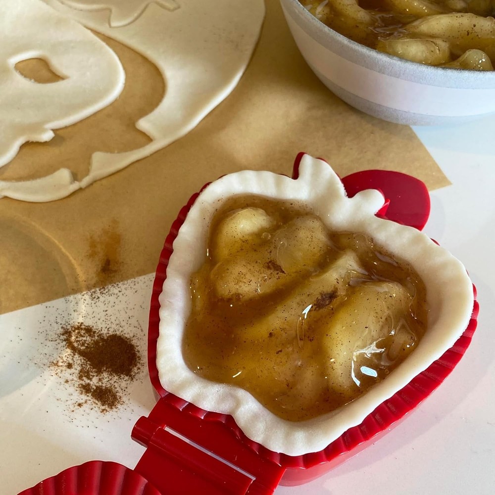 R M Pocket Pie Maker 5 Inch Handheld Mini Pie Press Pastry Dumpling Maker