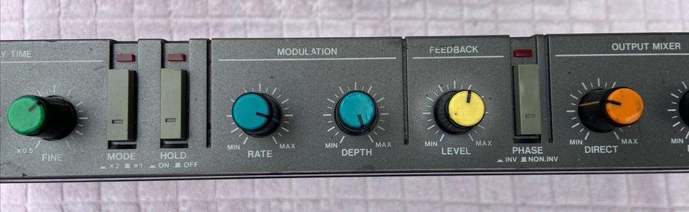 BOSS DE-200 Digital Delay Modulation Rackmount Unit Rated Input 100-240V Vintage