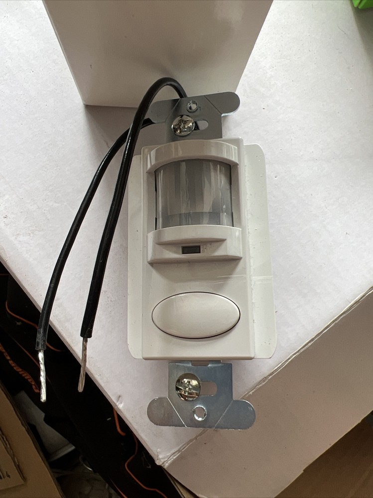 Lithonia Lighting SSD VA 120 WH Motion Sensing Wall Switch, White