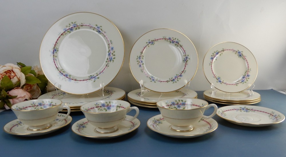 ~19 Pieces 5-Piece 4 Place Setting Lenox Belvidere Pattern