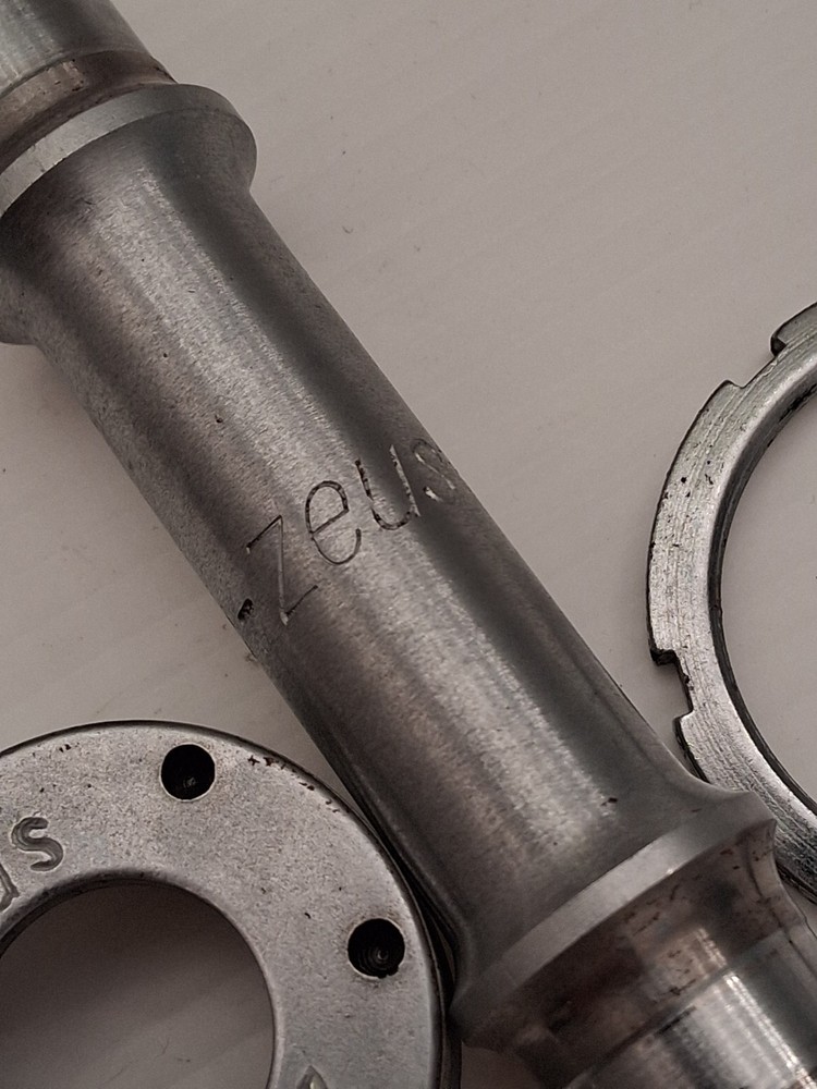 Zeus Bottom Bracket Axle And Adjustable Cup With Lock Ring Italian Threads