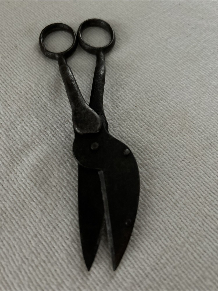 Antique Candlewick Scissors/Trimmers