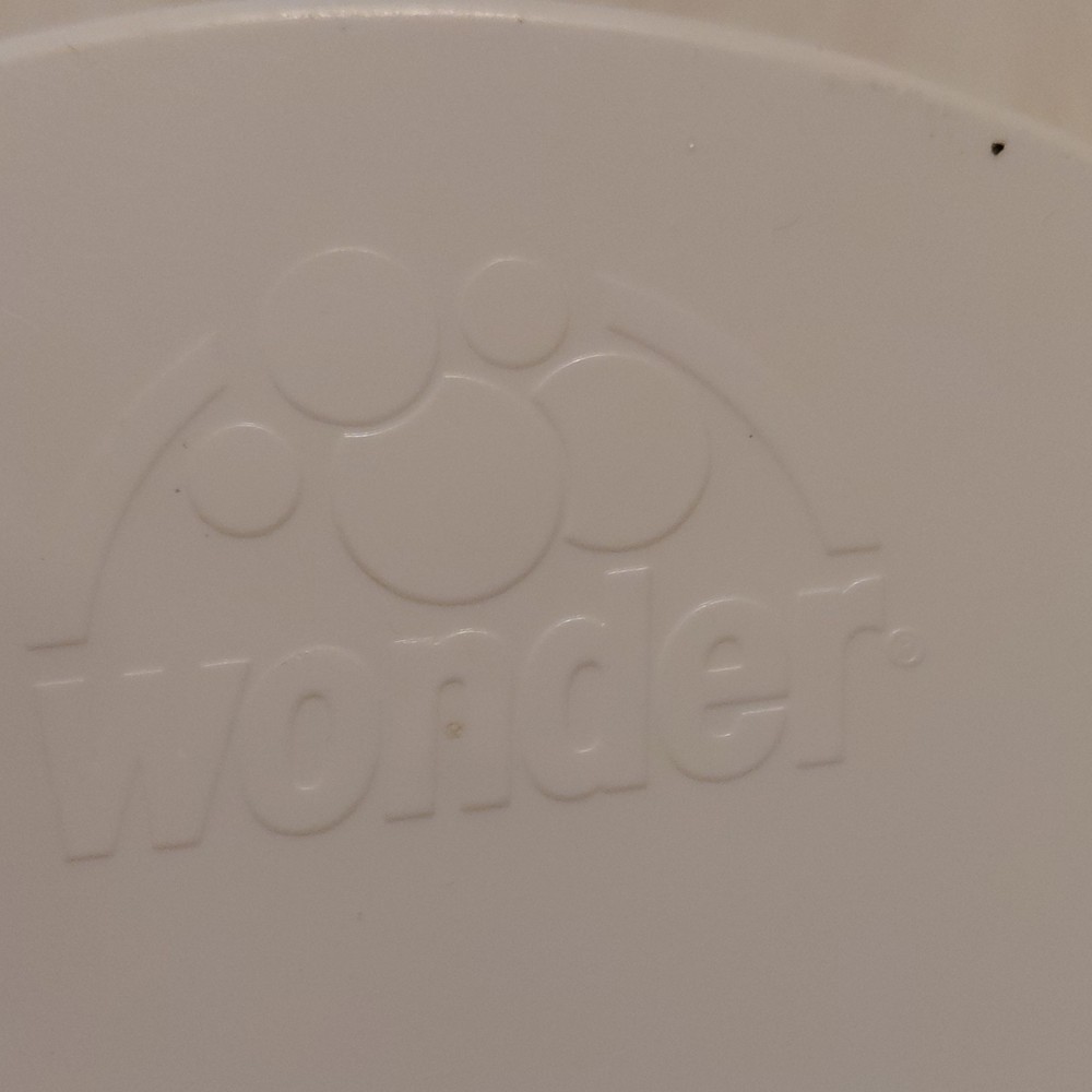 Hostess Wonder Bread Polka Dot Plastic sandwich container with Lid
