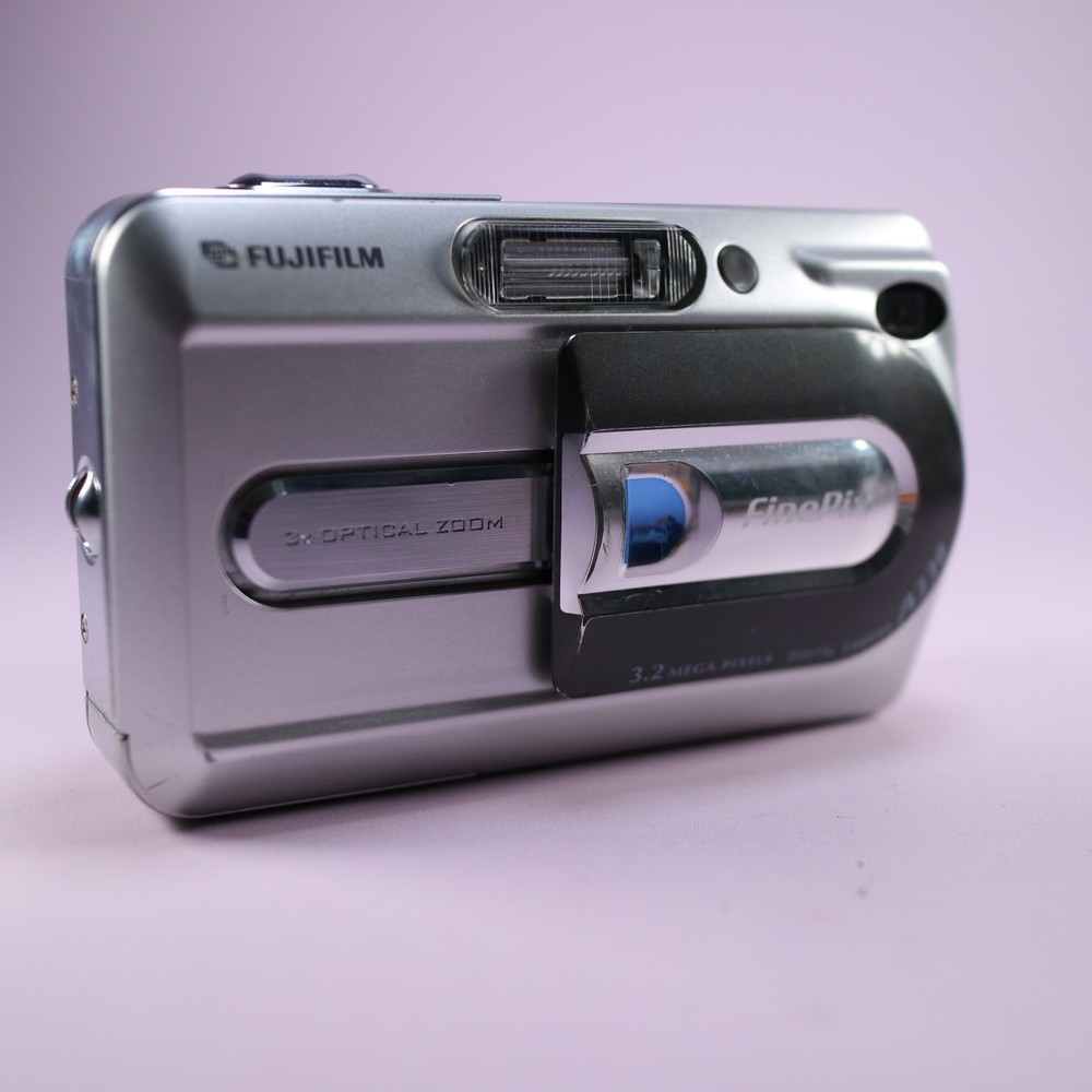 Fujifilm Digital Camera FinePix A330 3.2MP Silver Tested