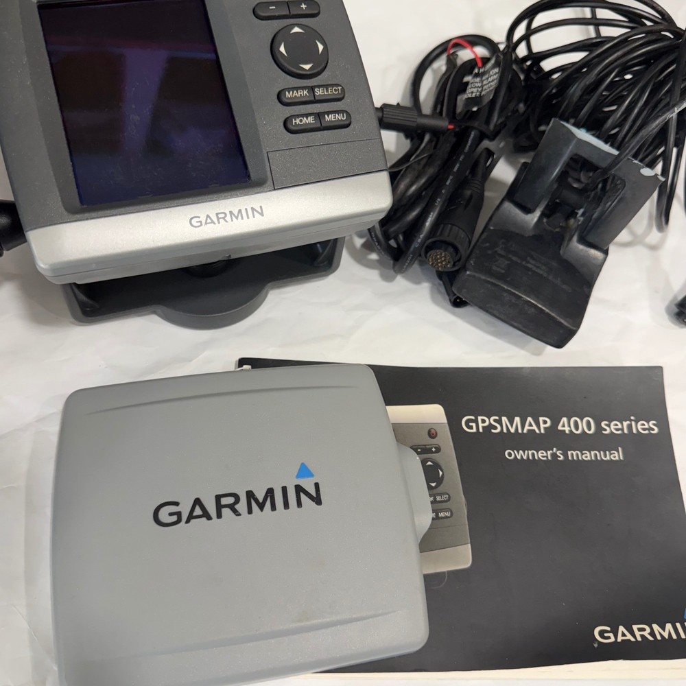 Garmin GPSmap 440s Chartplotter  Marine GPS Gray Fishfinder Transducer Bundle