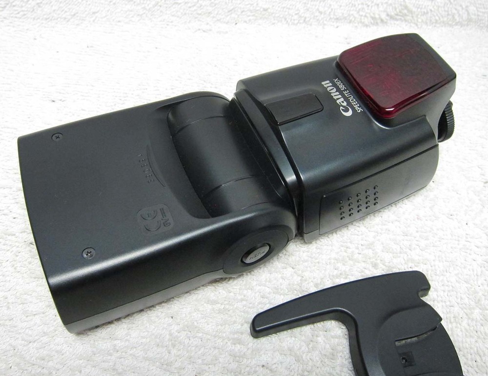 Canon Speedlite 580EX EOS Electronic FLASH w/Case + Custom BRACKET & Synch Cord