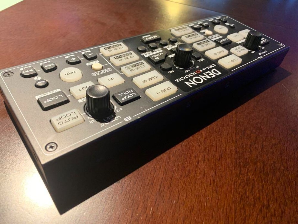 Denon DN-HC1000S Serato DJ Pro MIDI Controller