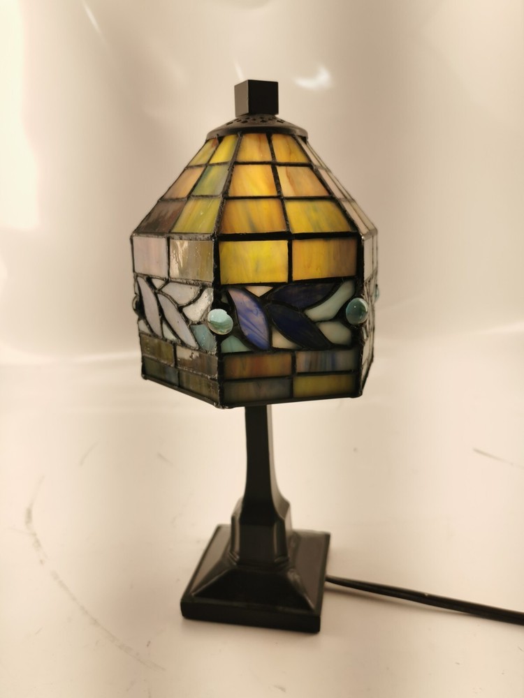 Quoizel inc lamp