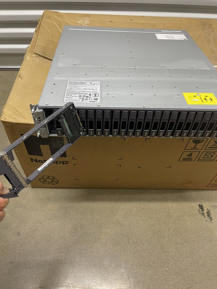 NetApp NAJ-1501 24x 1.8TB 2.5" HDD 2x Controller Hybrid Storage Array