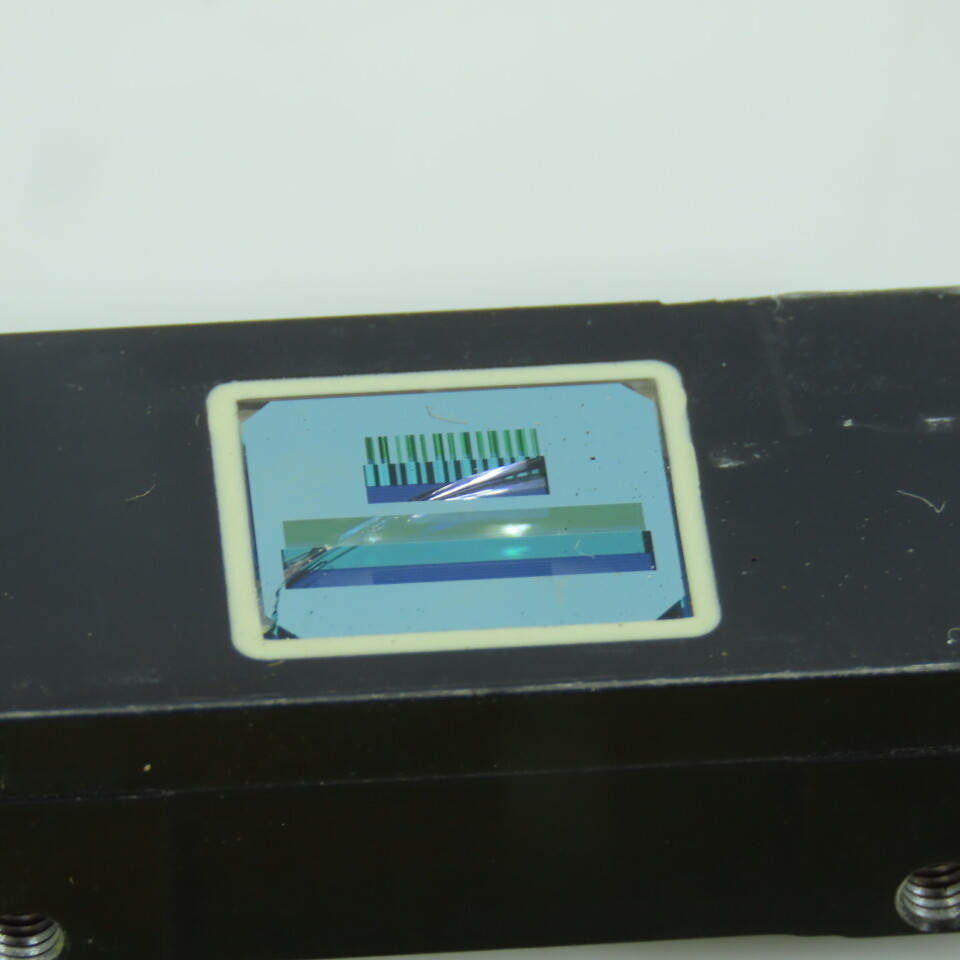 Heidenhain 346 243-04 LIDA 48 Linear Encoder Scale Head 12-Pin (Cracked)