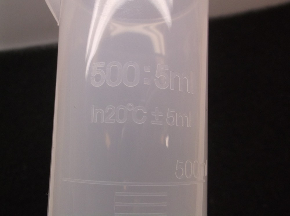 New 5PTJ7 Graduated Cylinder, 500mL, Plastic, Polypropylene, (E35J)