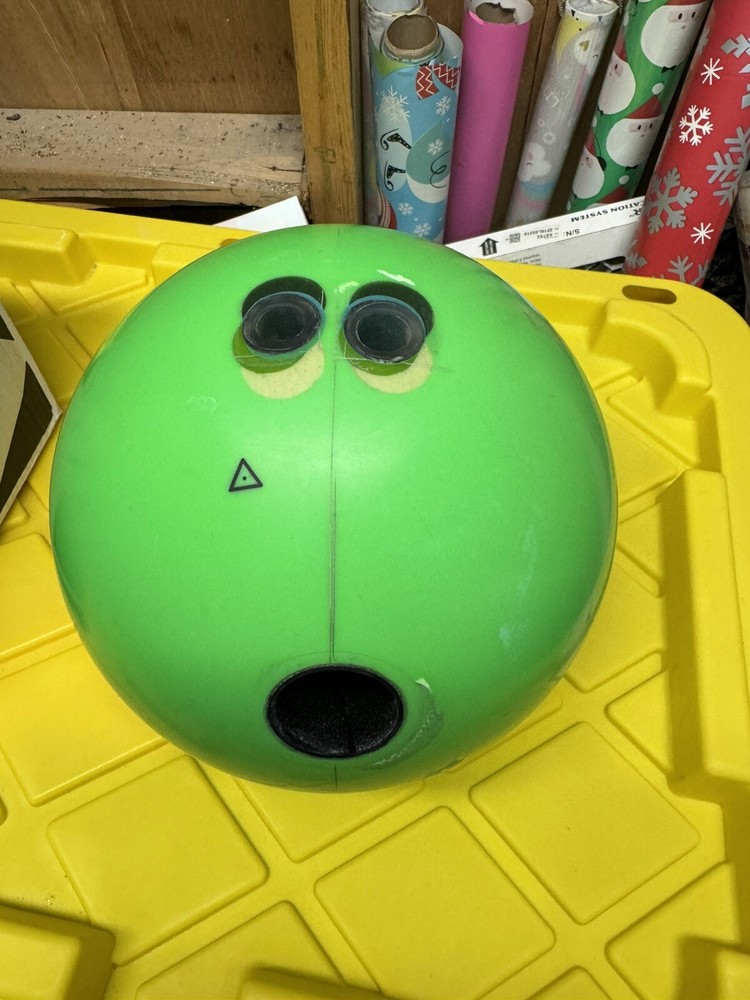 14# Pyramid Pathogen Bowling Ball