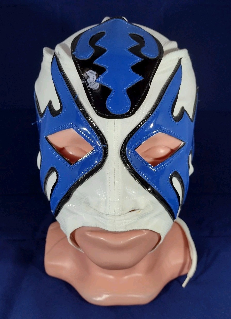Atlantis CMLL. Semiprofesional Mask in White and Blue.