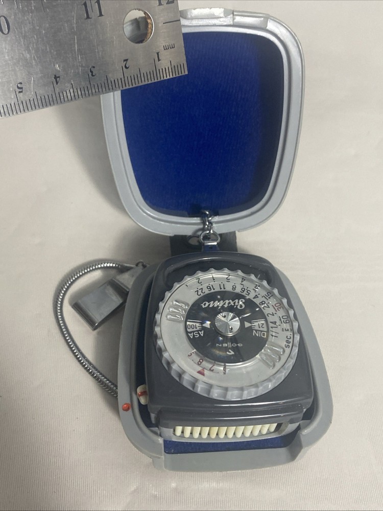 Gossen Sixtino handheld selenium light meter