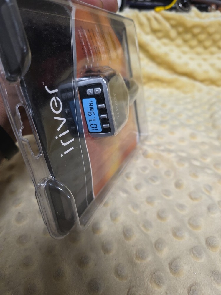 Genuine Iriver Model Aft100 Mobile Fm Transmitter - Brand New Sealed