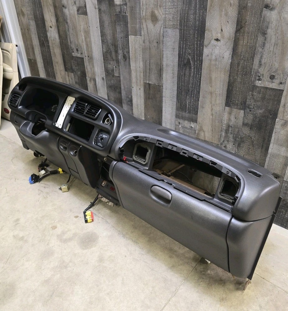 1998 98 Dodge RAM 1500 2500 Dashboard DASH CORE Structure Assembly Bezel AGATE