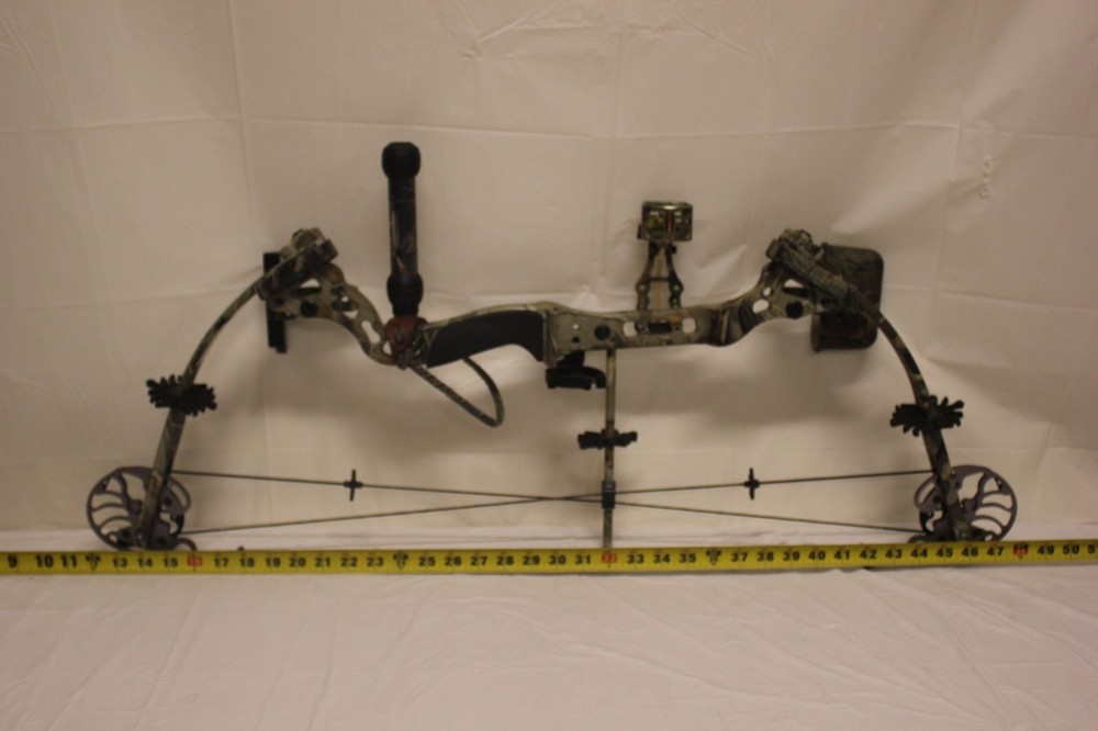 Bowtech Tomkat RH Compound Bow 70 LBS Camo