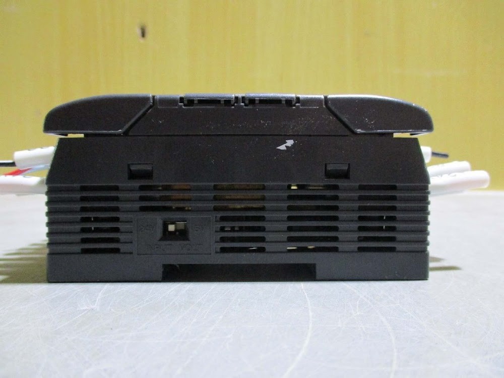 KEYENCE KV-24DT PLC Programmable Controller USED