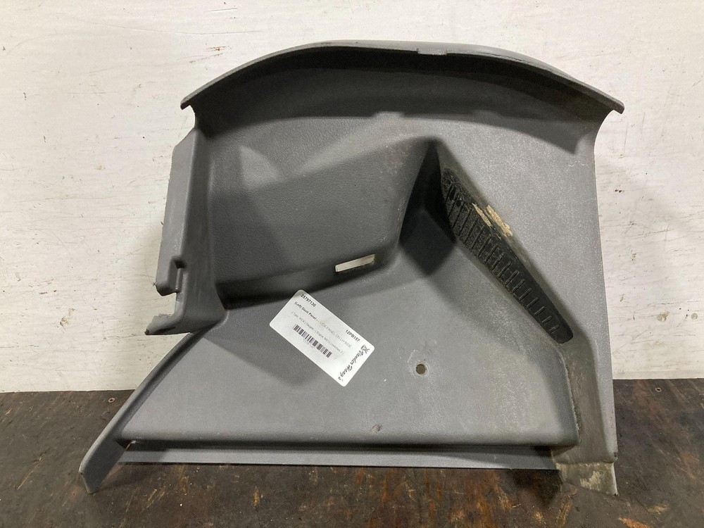 Peterbilt 587 KICK Dash Panel - Used