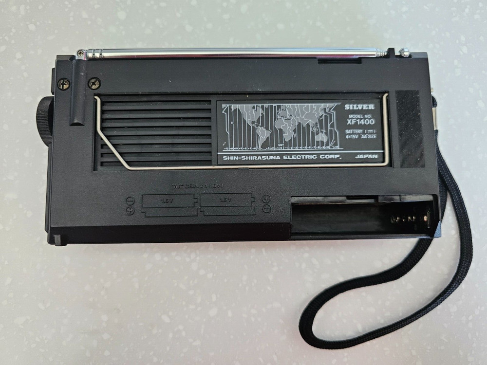 Radio Silver XF2400