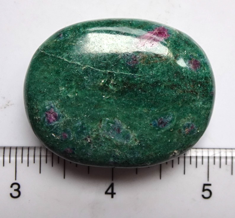 Ruby Fuchsite Palmstone - India sc1002