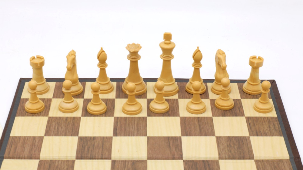 Cavalier Magnetic Traveling Chess Set